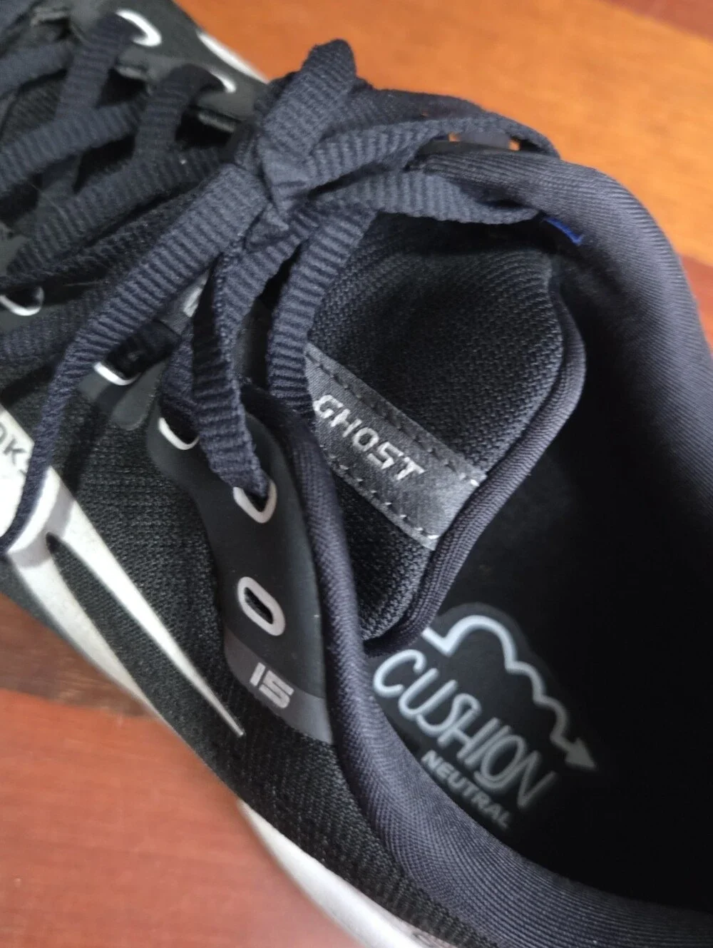Brooks Ghost 15, Women's 12, Black & White Running Shoes